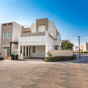 Townhouses for Sale in UAE