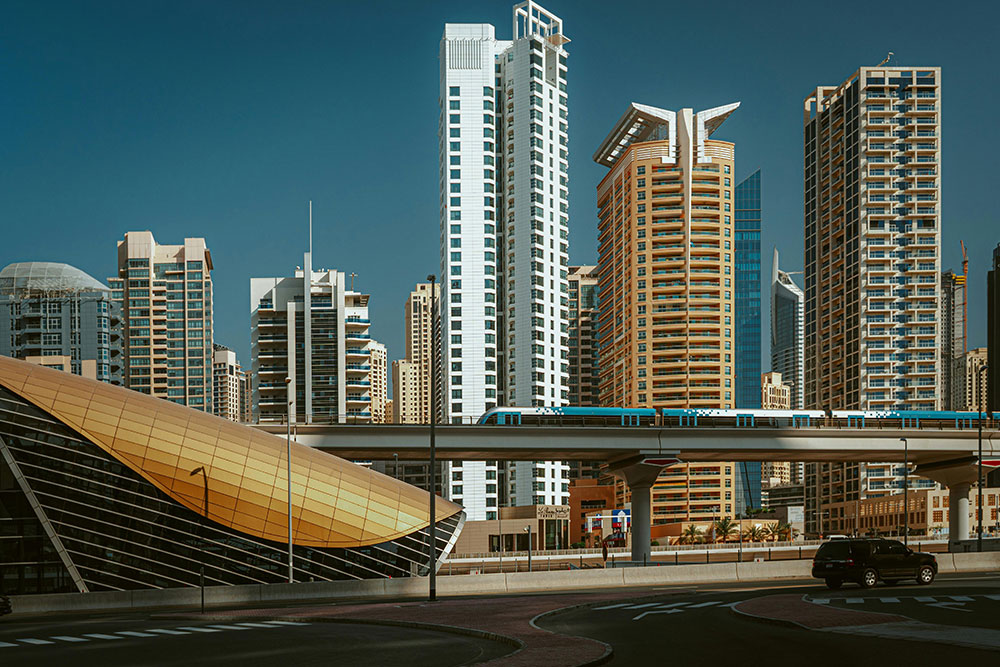 dubai metro passing from near a residential area