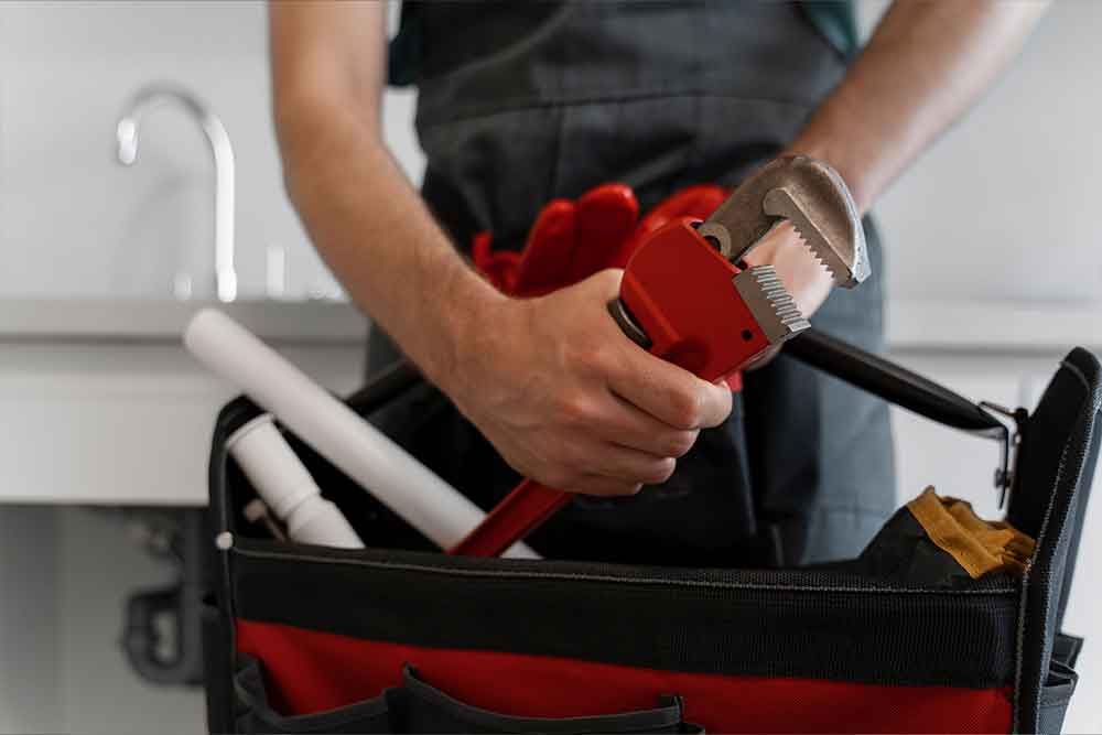 Equipment to check gas leak in house