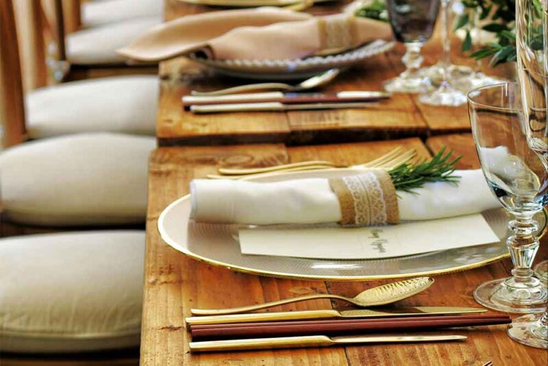 restaurant table with set plats and cutlery 