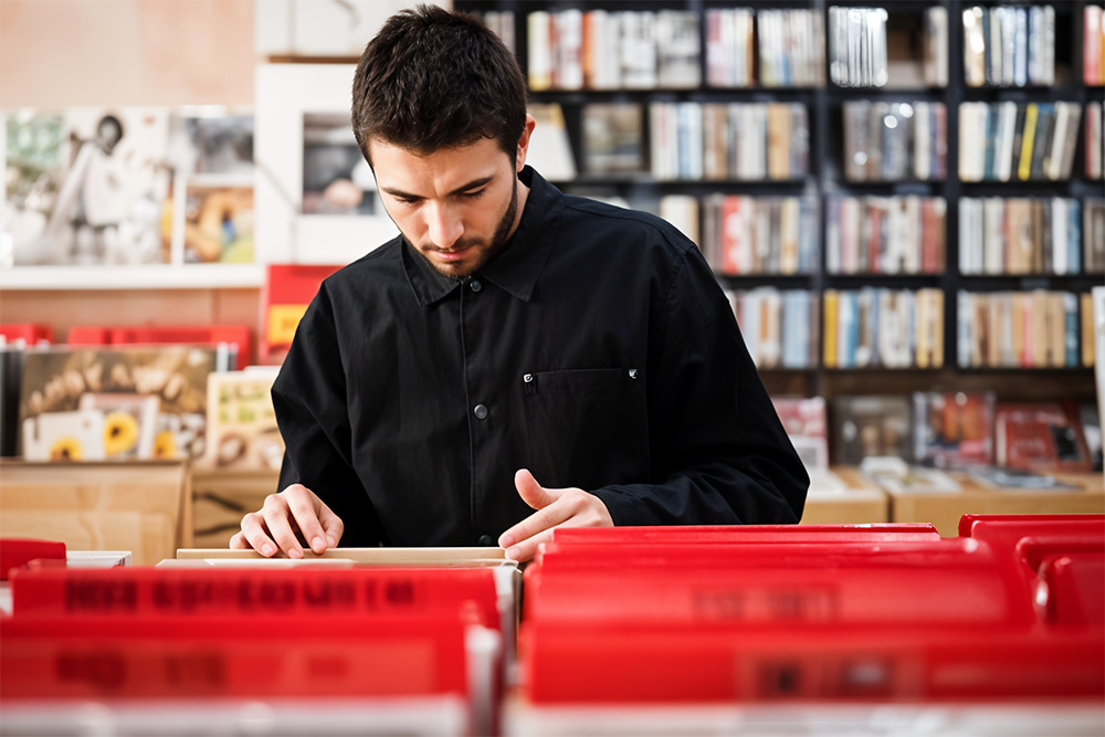  Conducting research for university projects in Dubai libraries