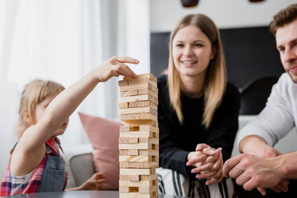 Building a house with a family 