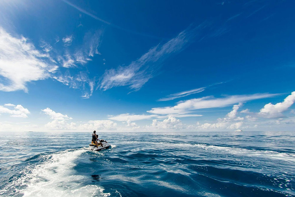 water and jet skiing spots in abu dhabi