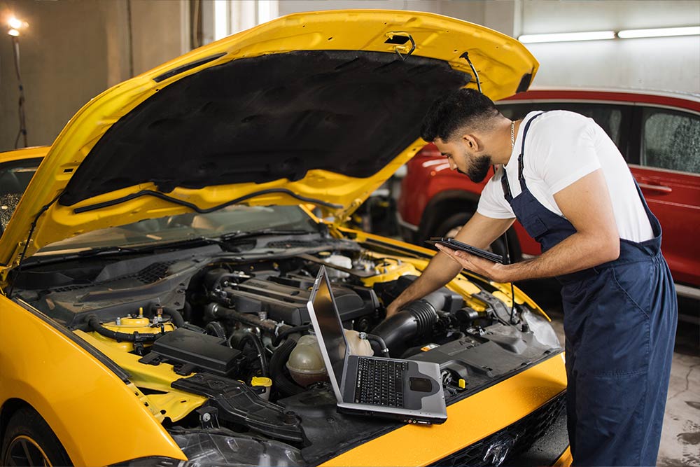  Inspecting a vehicle in Dubai 