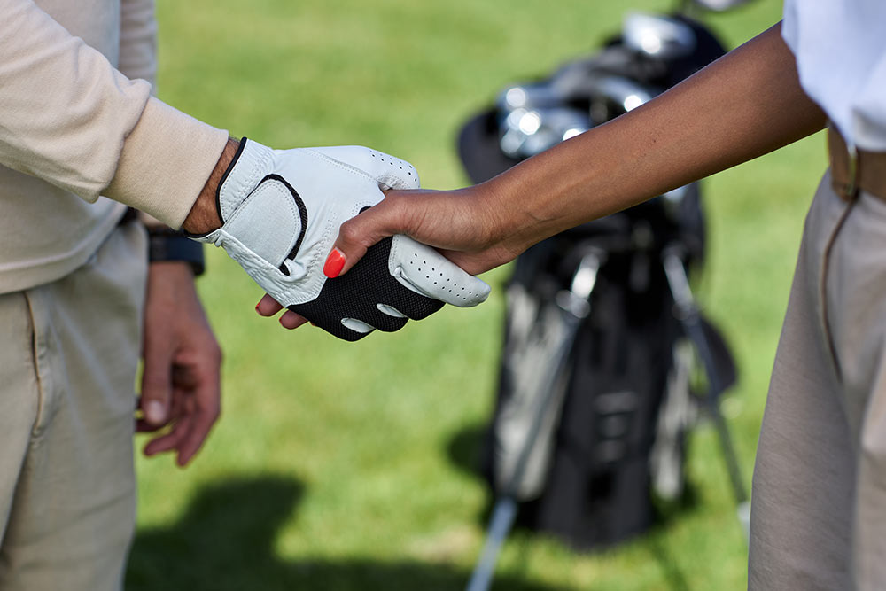 Playing golf in the Golfer’s Club at Jumeirah Golf Estates