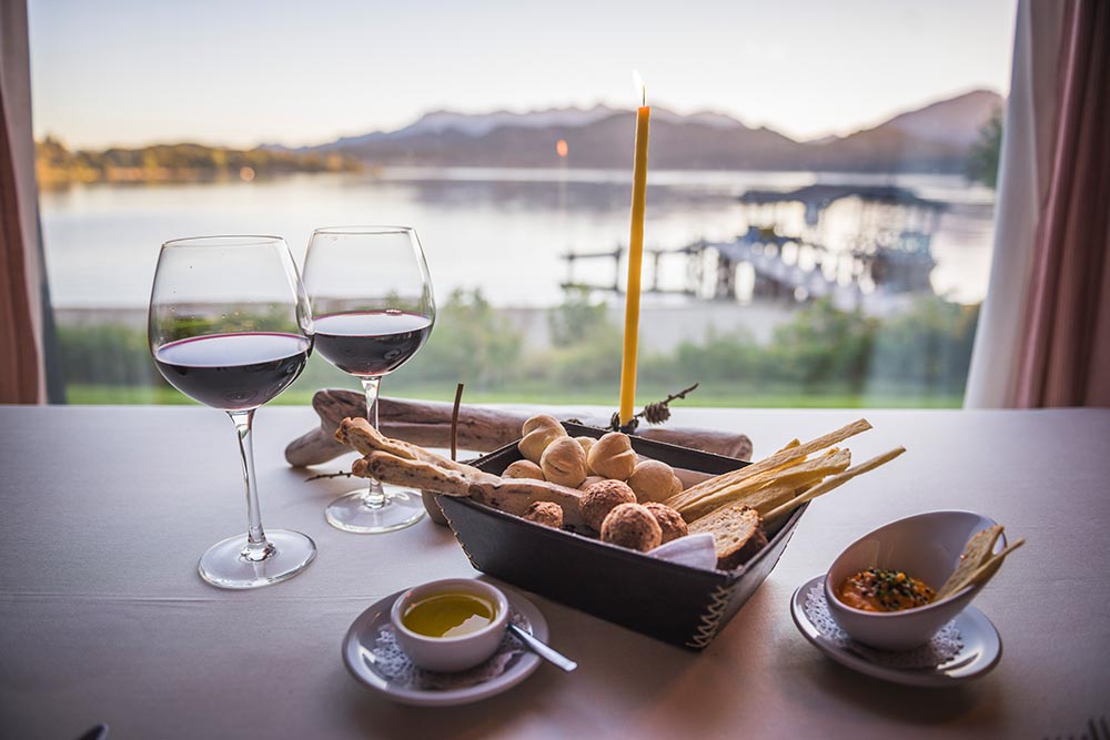 Dining scene beside al rafisah dam in sharjah 