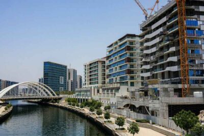 Pros and cons of living in Al Seef in Abu Dhabi