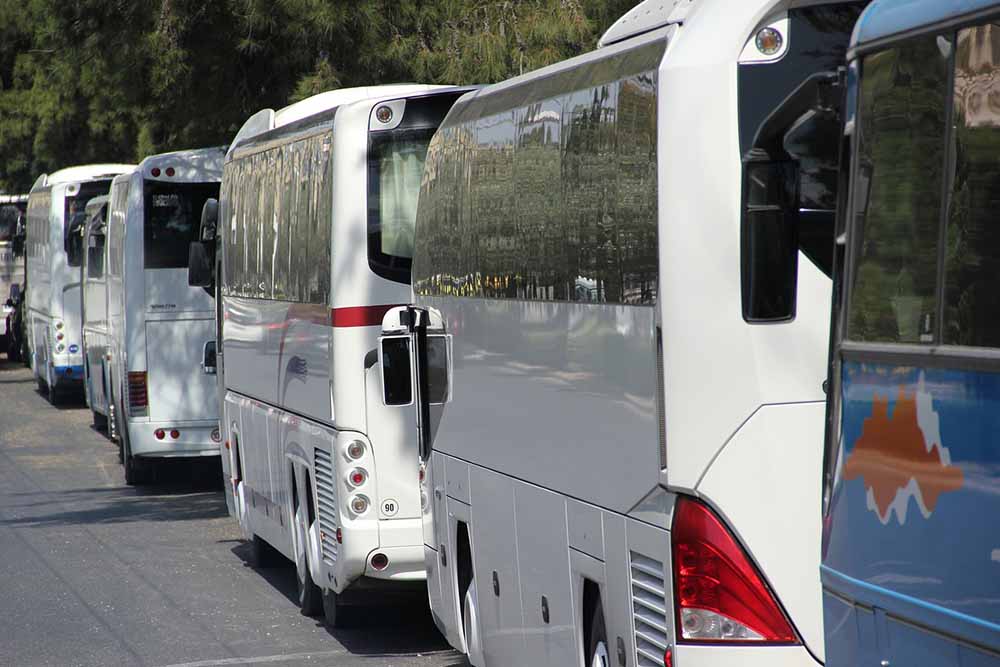 Buses in a lane