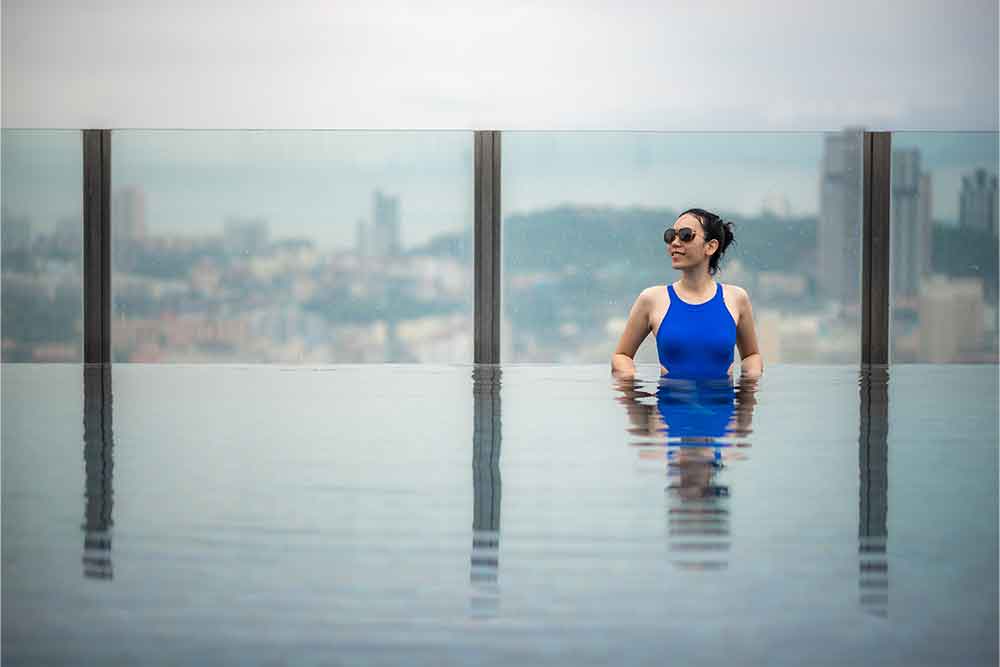 Enjoying in Aura skypool in Dubai 