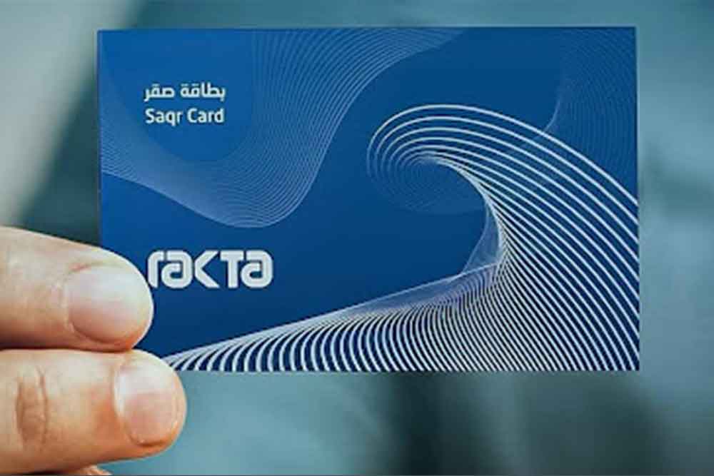  Pay for bus fares using Saqr card 