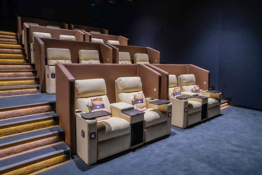 Luxury cinema seats 