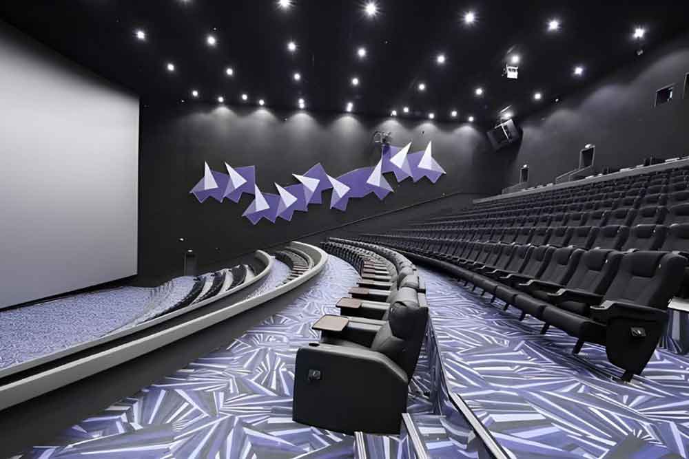 Movie theatre with effects 