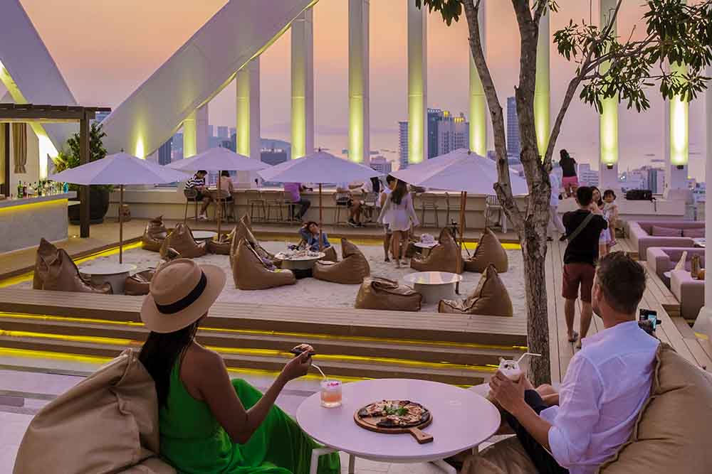 Couple enjoying dinner in 5-star hotel in Dubai