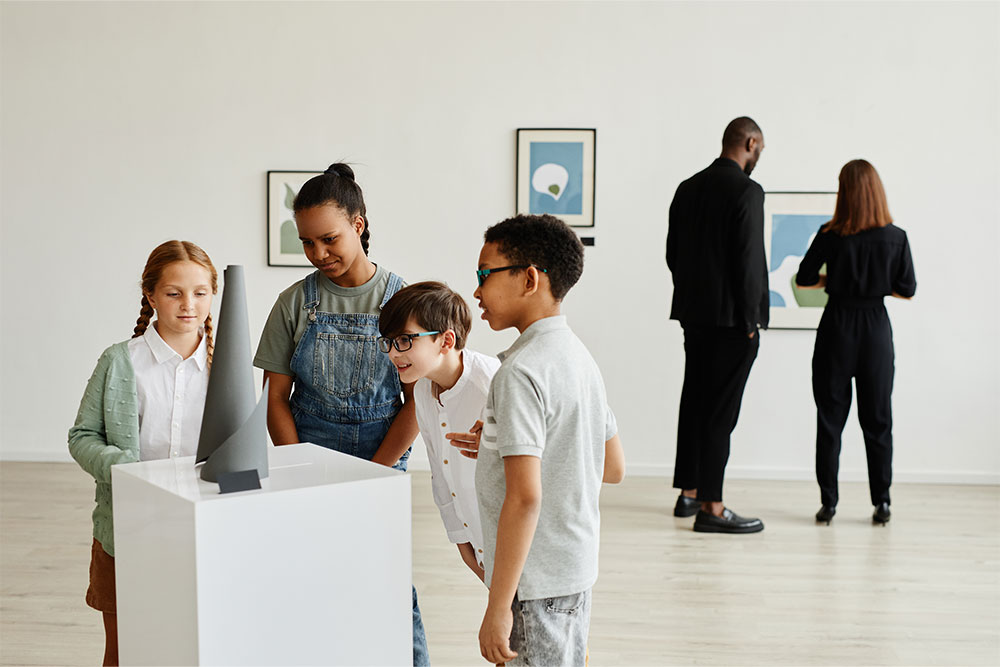 Kids visiting digital art museum