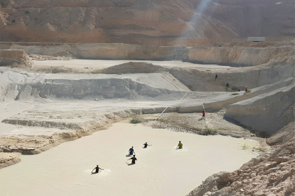 things to do at fossil rock in sharjah