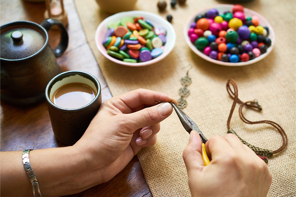 Handmade jewellery-making workshop 