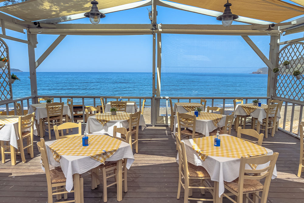 Restaurants in Hudayriat Beach 