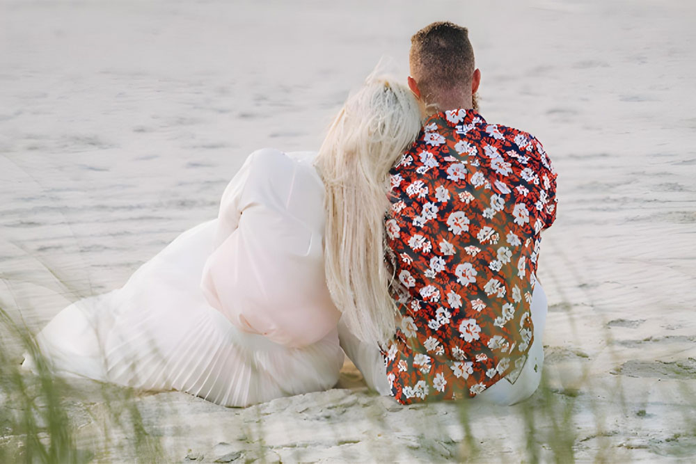 A couple enjoying at Kai Beach in Abu Dhabi