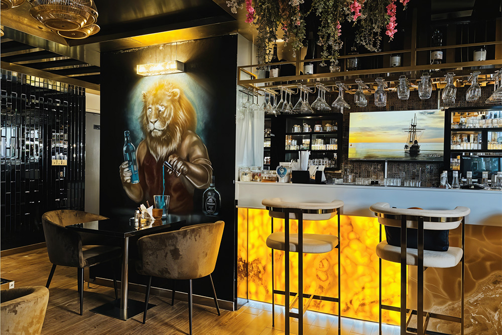 Old Monk Bar and Lounge, Restaurant in Al Jaddaf