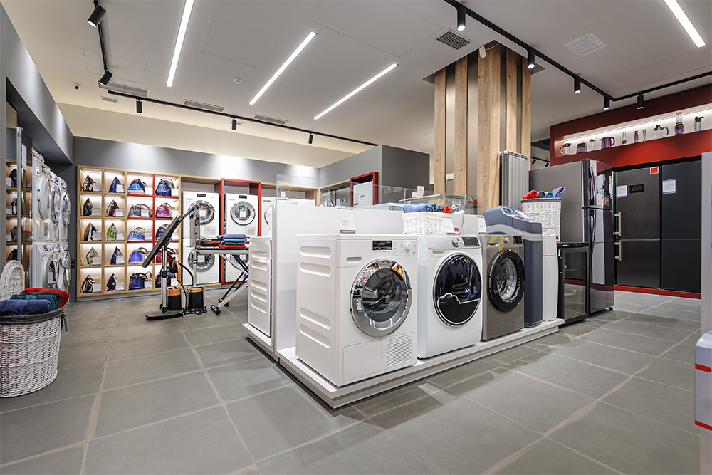 Washing machines in an electronic store