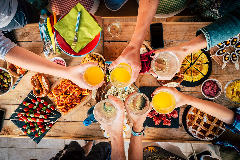 Friends enjoying a brunch in Abu Dhabi