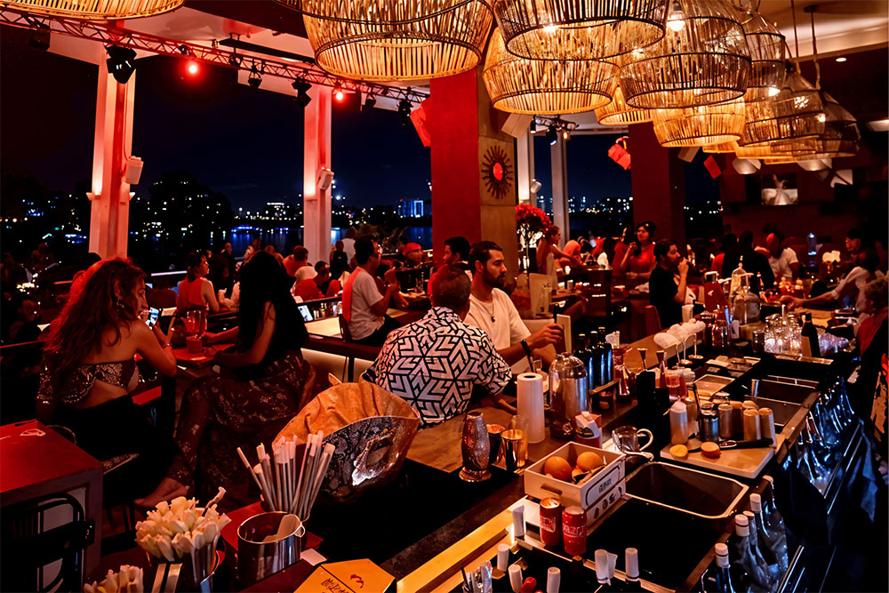 People having dinner at Siddharta Lounge by Buddha-Bar, rooftop-restaurant-abu-dhabi