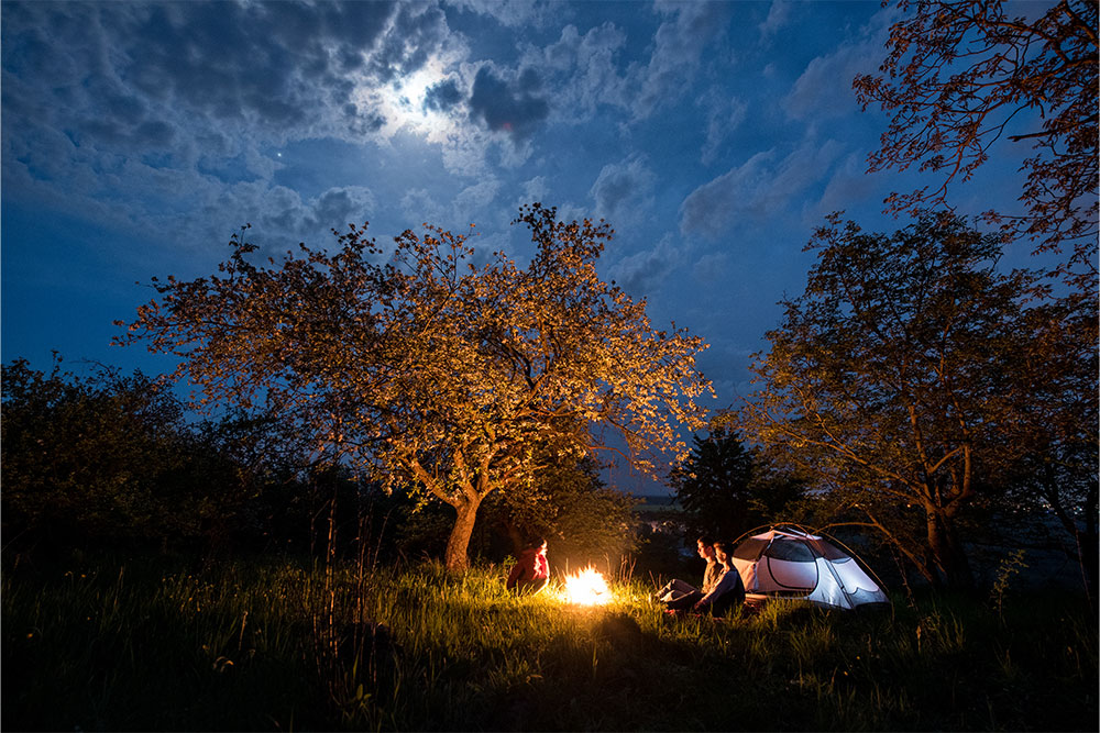  Night camping