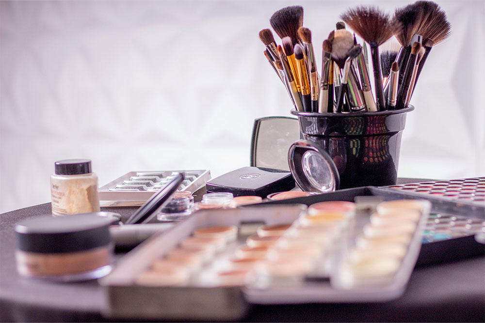 makeup shops in Abu Dhabi