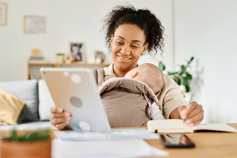 Women applying for UAE birth certificate