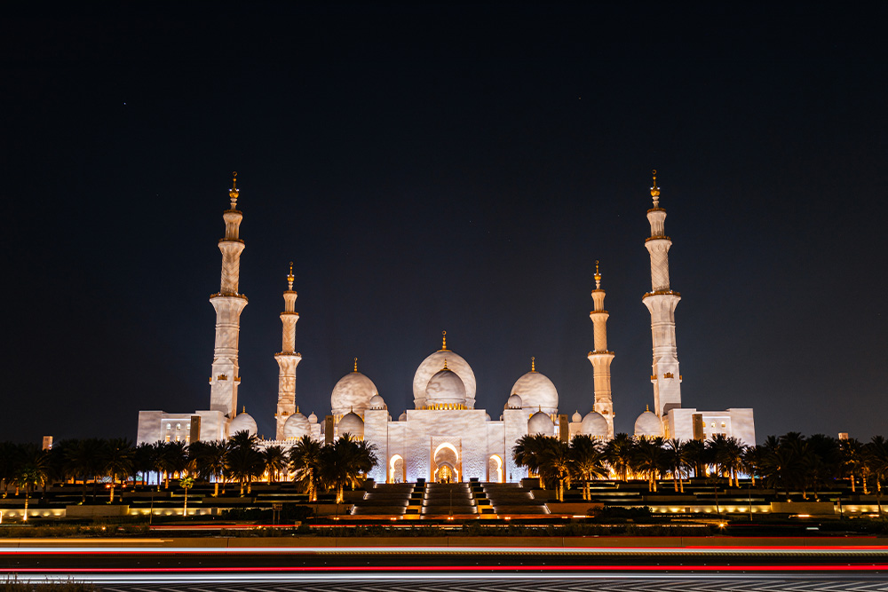 A night view of Sheikh Zayed Grand Mosque