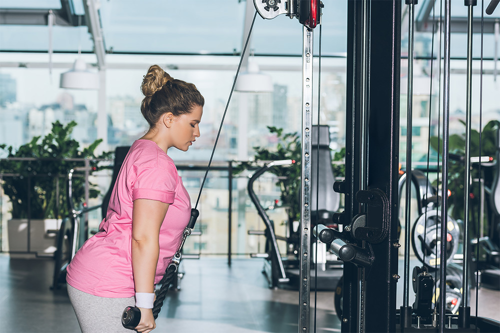 A woman doing a regular workout at JBR gym