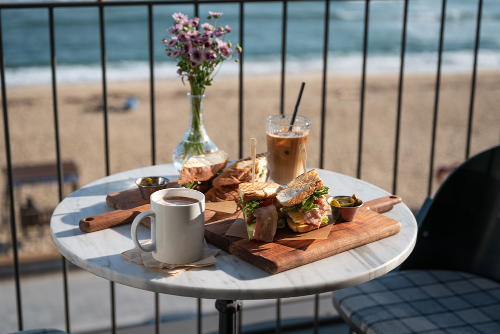 Cafe near Dubai Island Beach