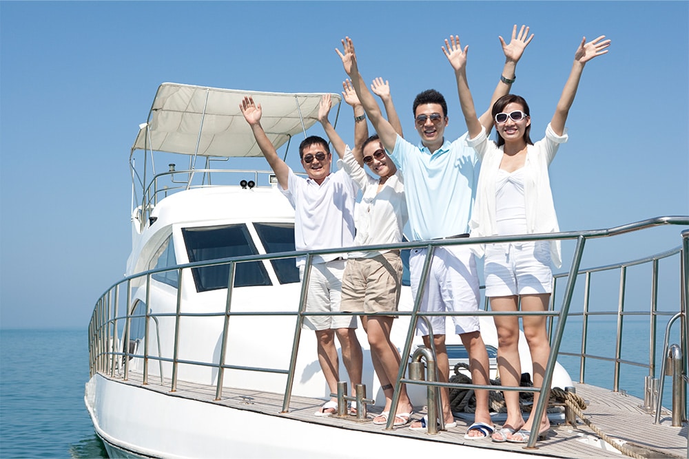 yacht tour on JBR beach