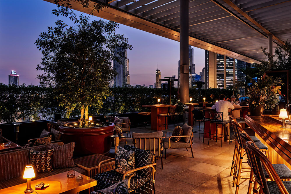 Rooftop dining and meeting space