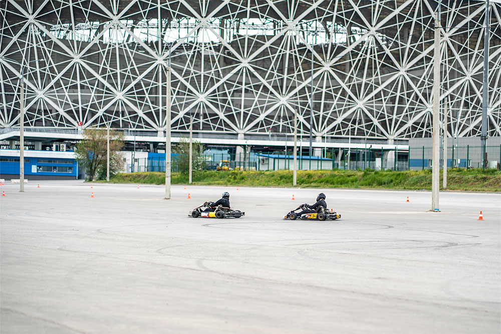 drivers racing against each other