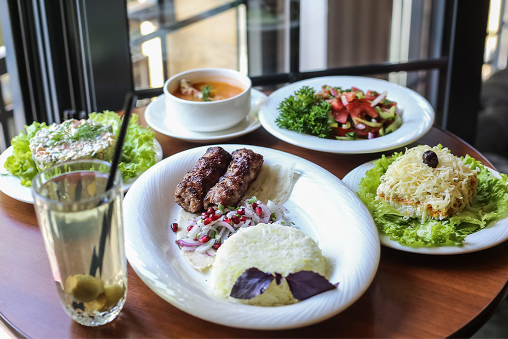 A table set up at Kaza Akla Restaurant