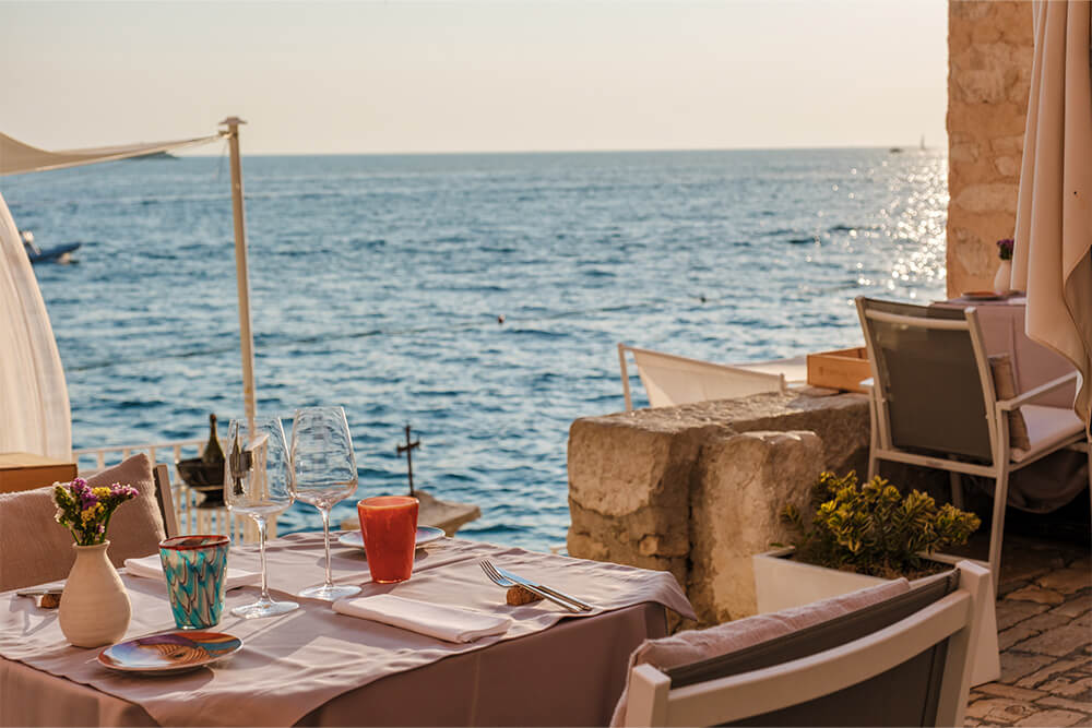 Dining by the beach