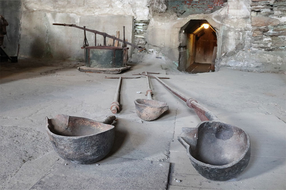 Copper smelting tools in Wadi Al Helo