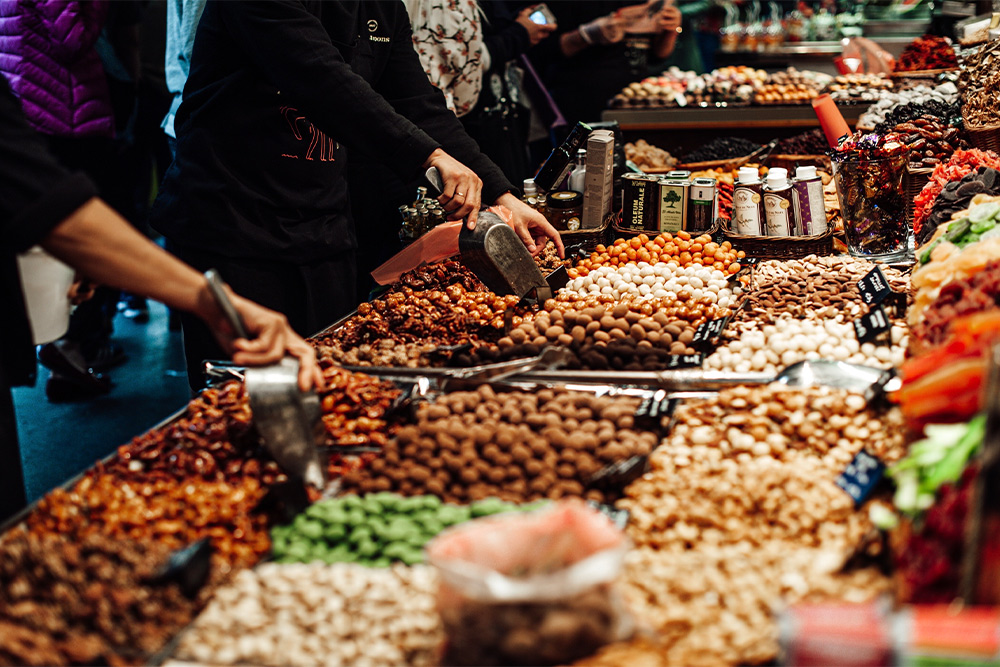 People buying dates for Ramadan from a stall