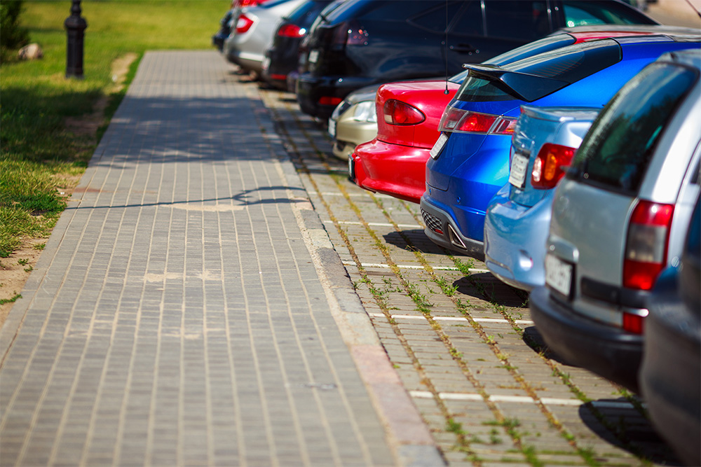 Living in Al Markaziya provides ample parking spaces