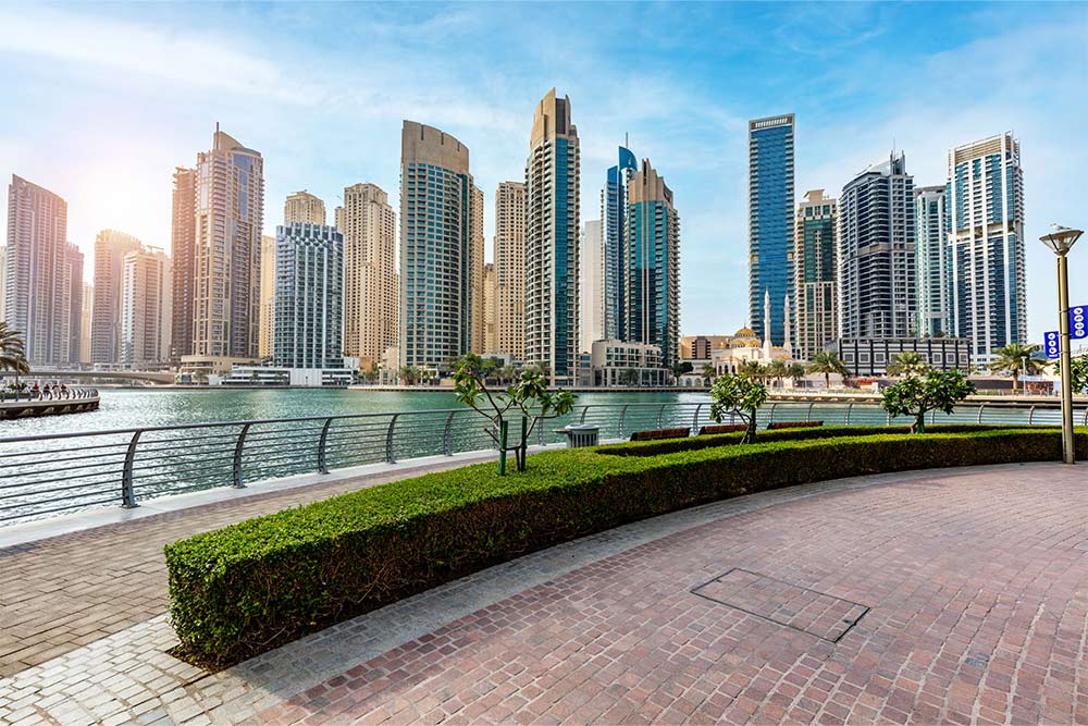 Apartments vs villas service charges in Dubai for luxury communities 