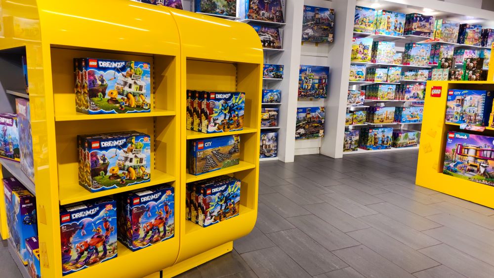 Lego store in Dubai mall to buy toys