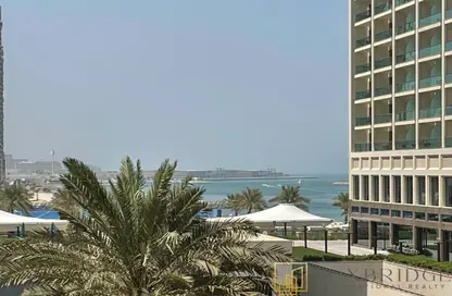 Apartment - 2 Bedrooms - 3 Bathrooms for sale in Golden Mile 4 - Golden Mile - Palm Jumeirah - Dubai