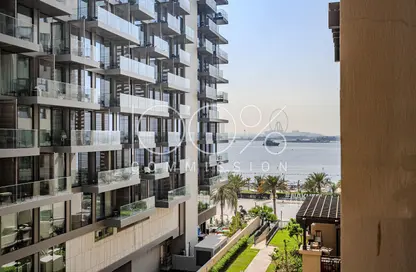 Apartment - 2 Bedrooms - 4 Bathrooms for sale in The Fairmont Palm Residence South - The Fairmont Palm Residences - Palm Jumeirah - Dubai