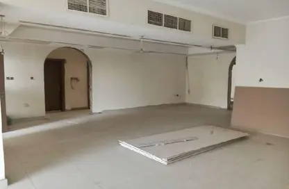 Villa - 3 Bedrooms - 4 Bathrooms for rent in Al Falaj - Al Riqqa - Sharjah