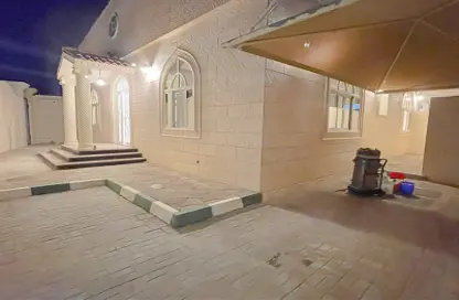 Villa - 3 Bedrooms - 3 Bathrooms for rent in Al Towayya - Al Ain