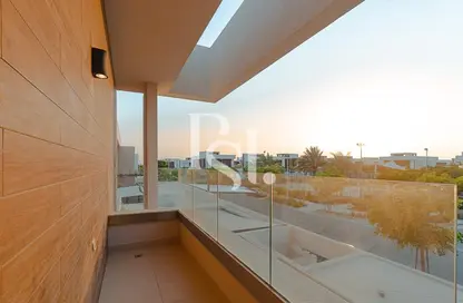 Villa - 4 Bedrooms - 6 Bathrooms for sale in West Yas - Yas Island - Abu Dhabi