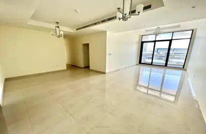 Apartment - 2 Bedrooms - 3 Bathrooms for rent in Airport Road Area - Al Garhoud - Dubai