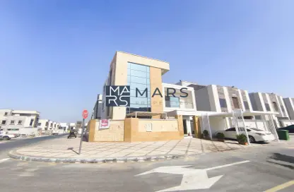 Villa - 6 Bedrooms for sale in Al Amira Village - Al Yasmeen - Ajman