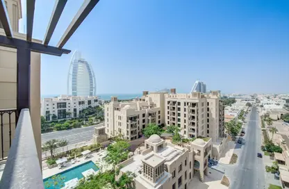 Apartment - 2 Bedrooms - 2 Bathrooms for sale in Lamtara 2 - Madinat Jumeirah Living - Umm Suqeim - Dubai